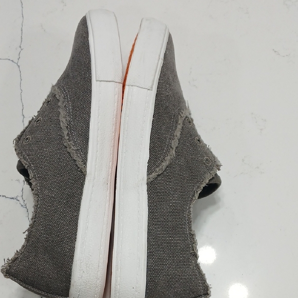 Rocket Dog, Gray Canvas Sneakers with Frayed Edges, Sz 9 - Picture 5 of 5